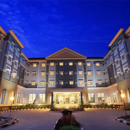 Brits Hotel Pangkalanbuun Esterno foto
