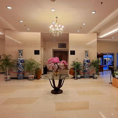 Brits Hotel Pangkalanbuun Esterno foto